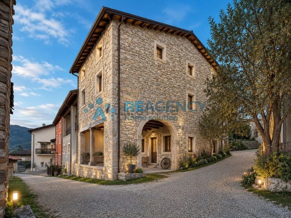 casa indipendente in vendita a Castelgomberto in zona Valle