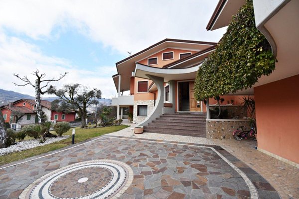 casa indipendente in vendita a Chiampo