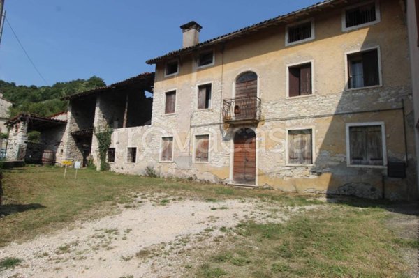 casa indipendente in vendita a Chiampo