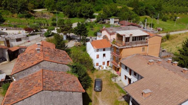 casa indipendente in vendita a Chiampo