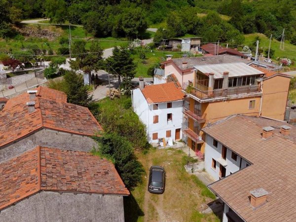casa indipendente in vendita a Chiampo