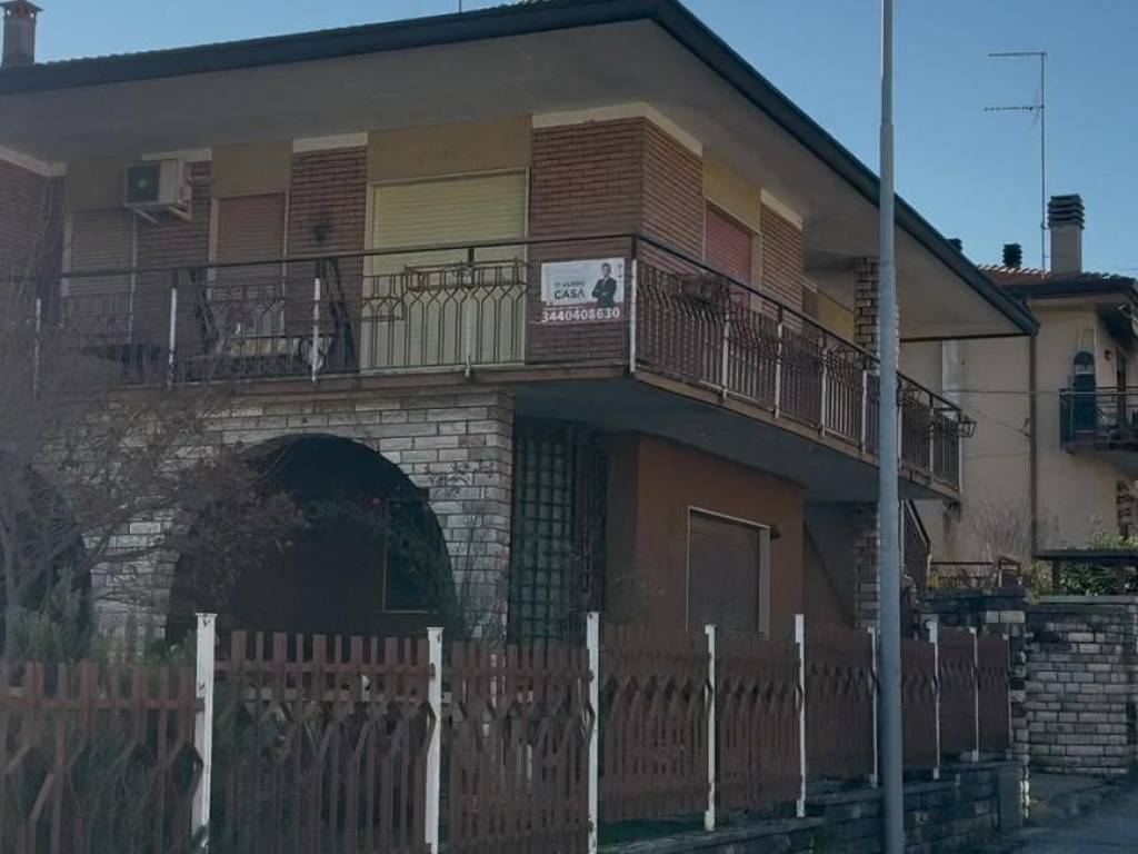 casa indipendente in vendita a Chiampo