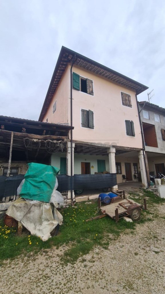 casa indipendente in vendita a Chiampo