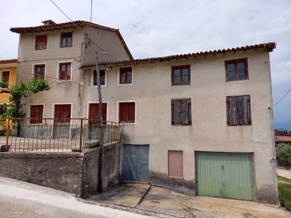 casa indipendente in vendita a Chiampo