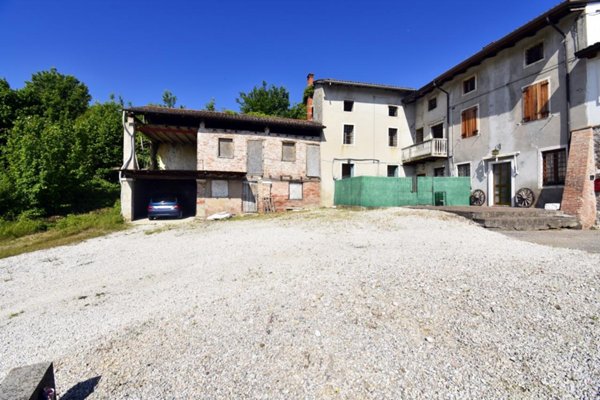casa semindipendente in vendita a Chiampo