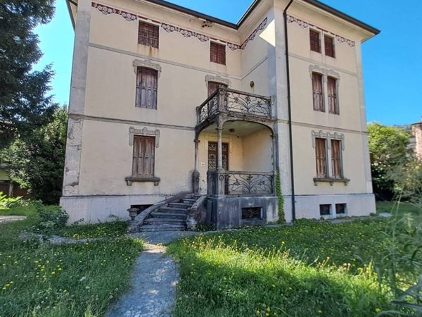 casa indipendente in vendita a Chiampo