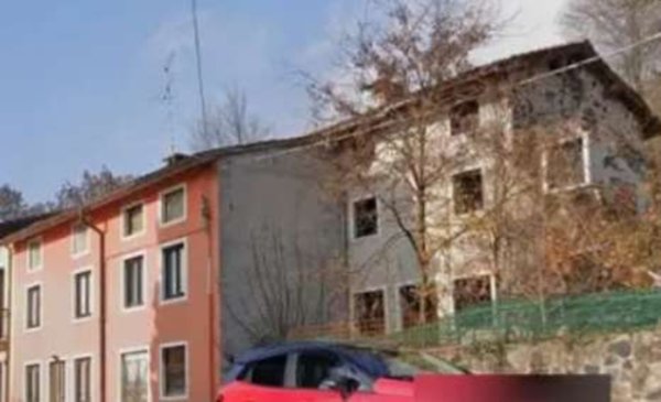 casa indipendente in vendita a Chiampo