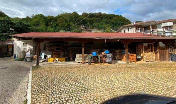 locale di sgombero in vendita a Chiampo
