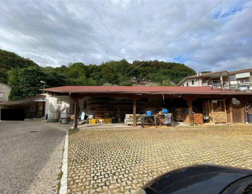locale di sgombero in vendita a Chiampo