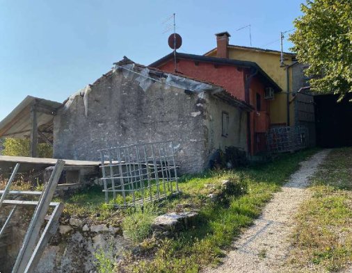 casa indipendente in vendita a Chiampo