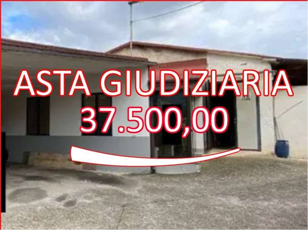locale commerciale in vendita a Chiampo