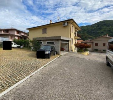 appartamento in vendita a Chiampo