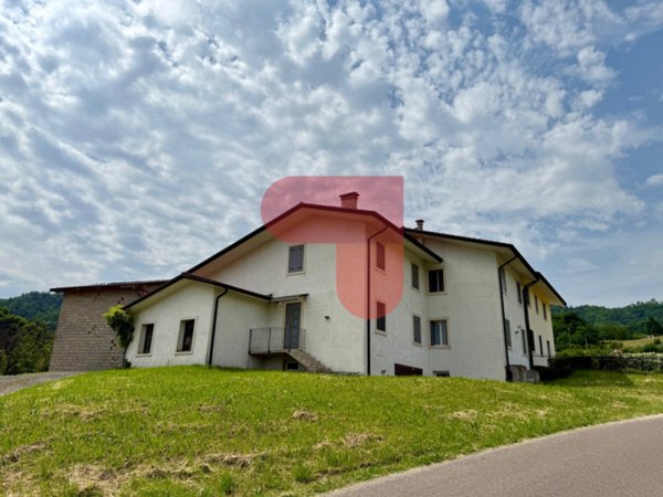 casa indipendente in vendita a Chiampo