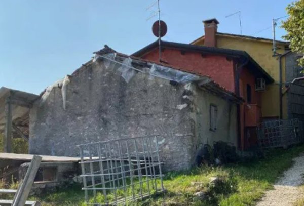 casa indipendente in vendita a Chiampo