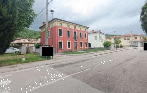 casa indipendente in vendita a Chiampo