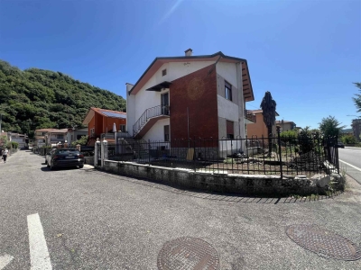 appartamento in vendita a Chiampo