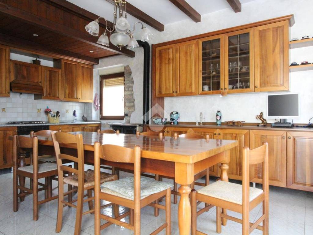 casa indipendente in vendita a Chiampo