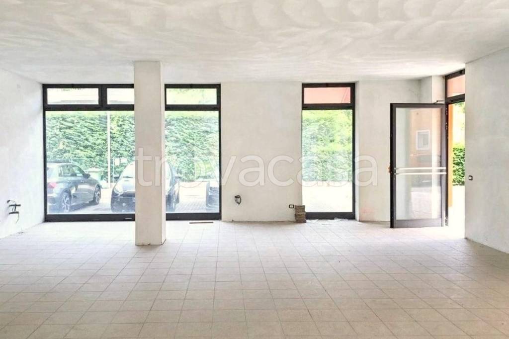 negozio in vendita a Chiampo