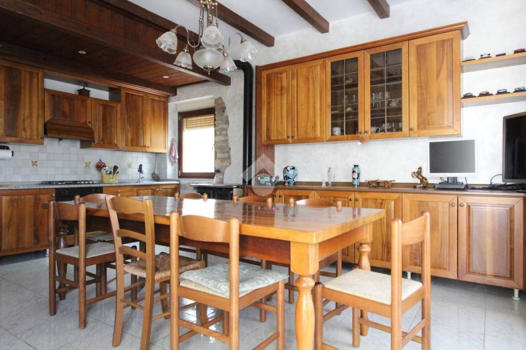 casa indipendente in vendita a Chiampo