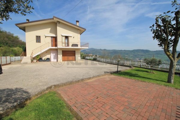 casa indipendente in vendita a Chiampo