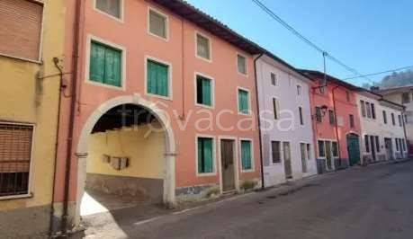 casa indipendente in vendita a Chiampo