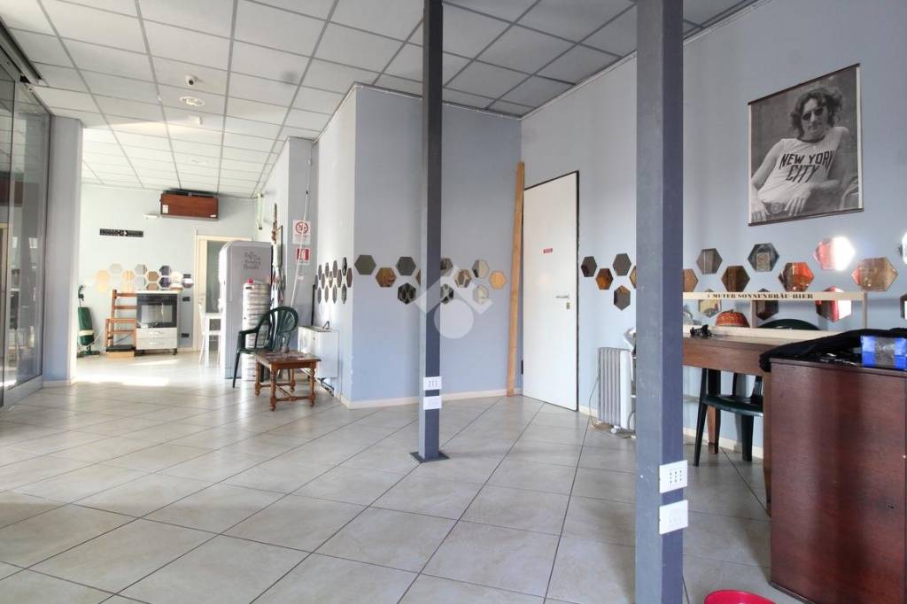 negozio in vendita a Chiampo