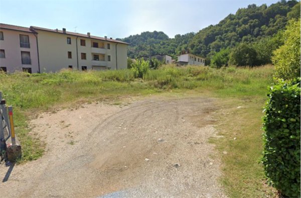 terreno edificabile in vendita a Chiampo