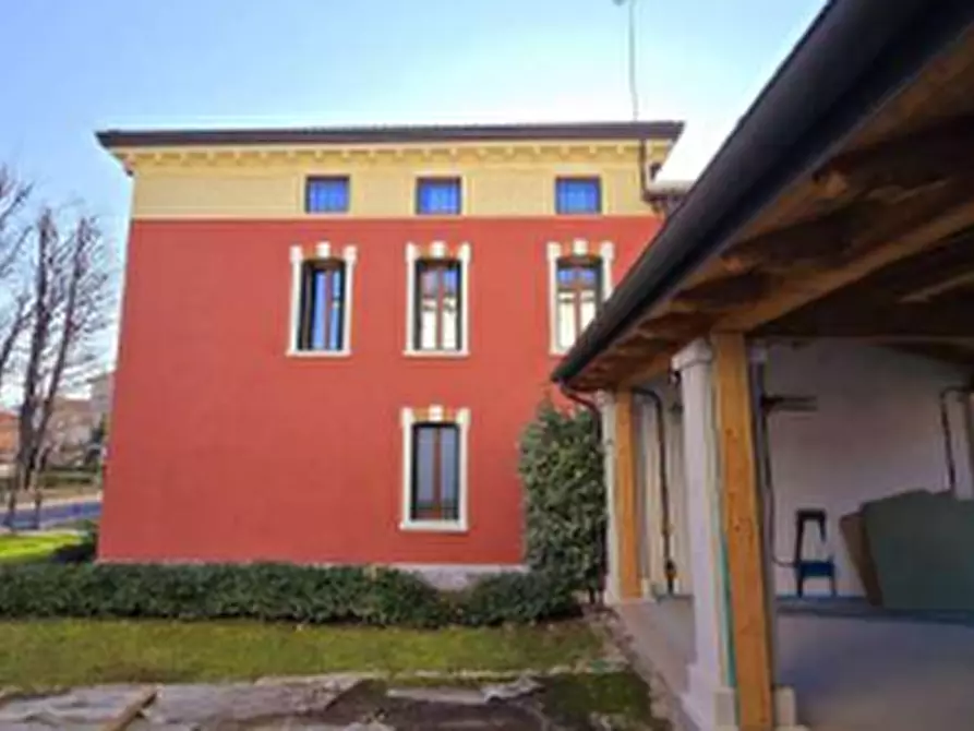 casa indipendente in vendita a Chiampo