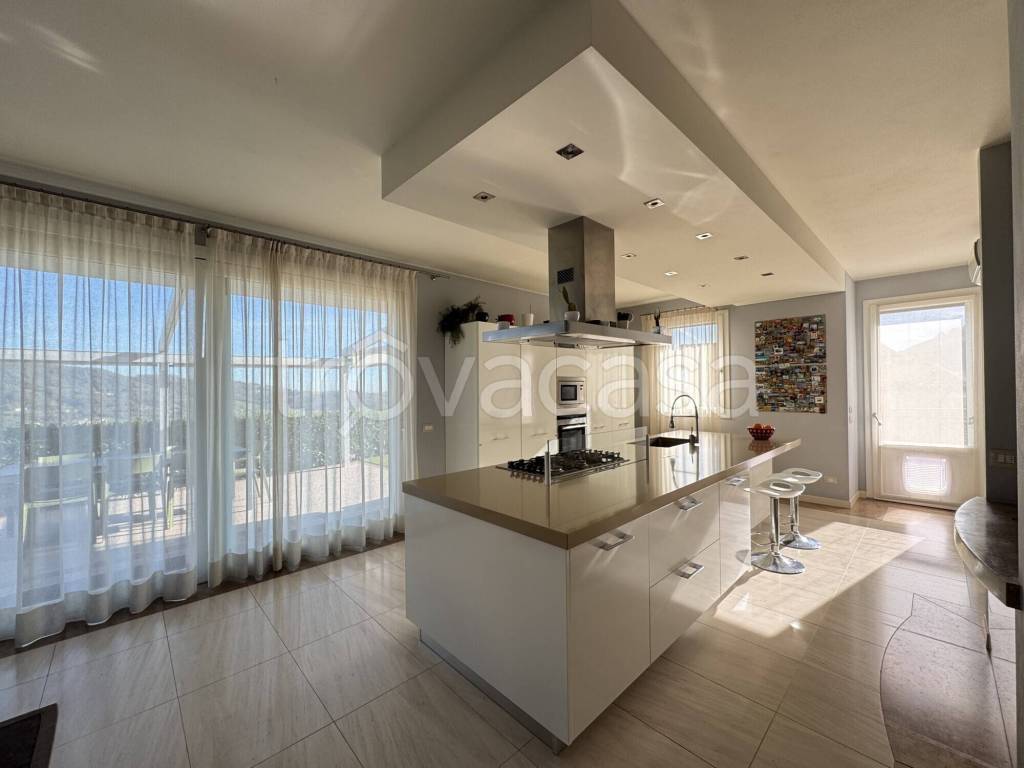 casa indipendente in vendita a Chiampo