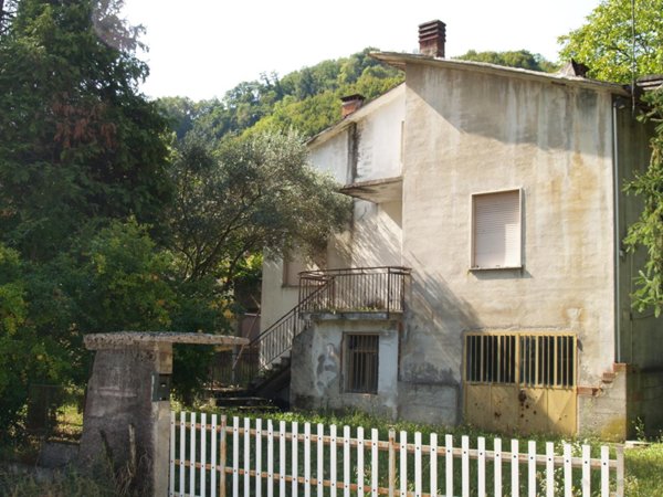 casa indipendente in vendita a Chiampo