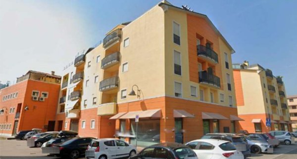 negozio in vendita a Chiampo