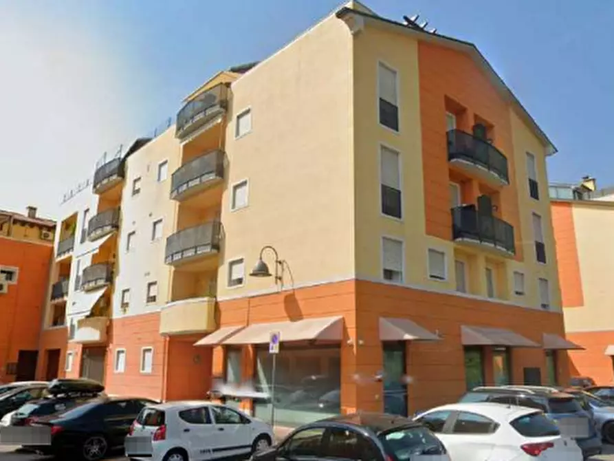 negozio in vendita a Chiampo