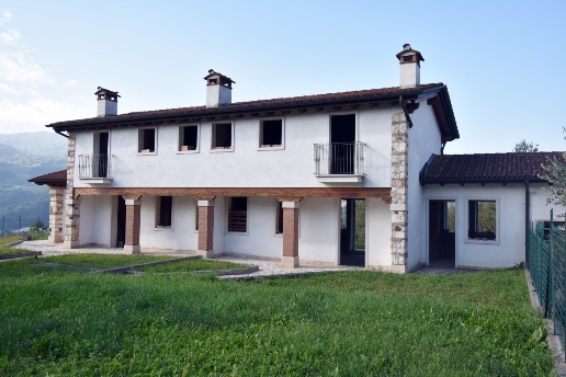 casa indipendente in vendita a Chiampo