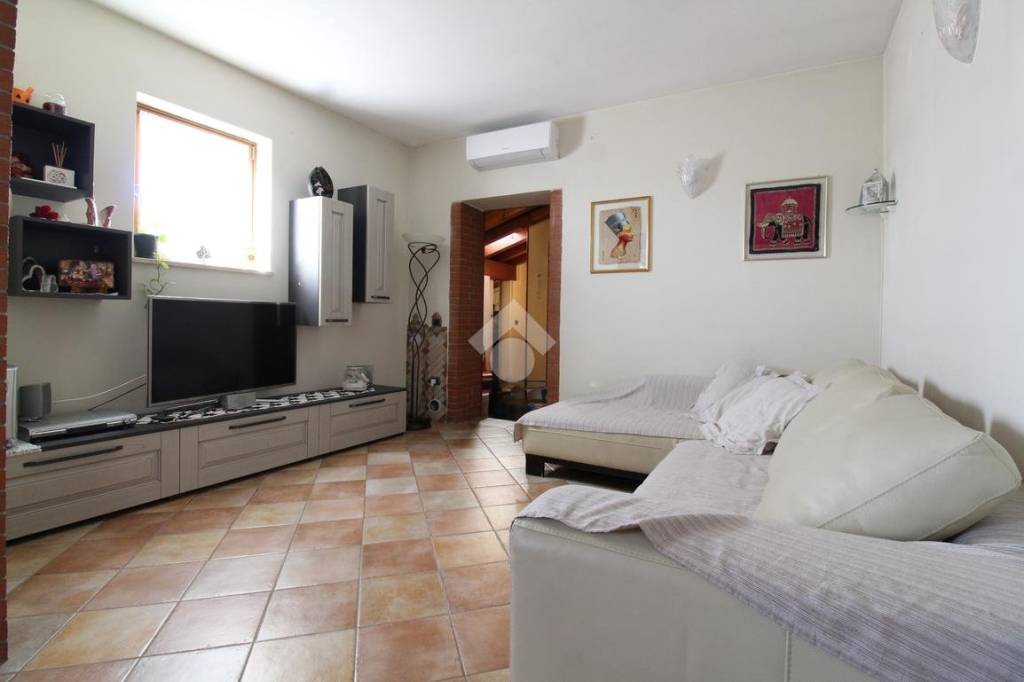 casa indipendente in vendita a Chiampo