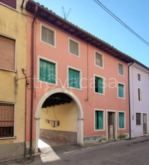 casa indipendente in vendita a Chiampo