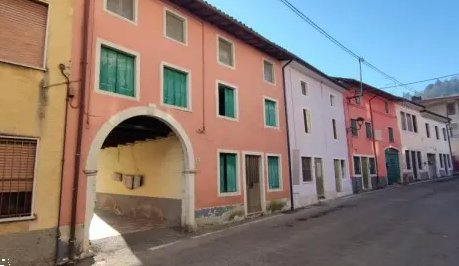casa indipendente in vendita a Chiampo
