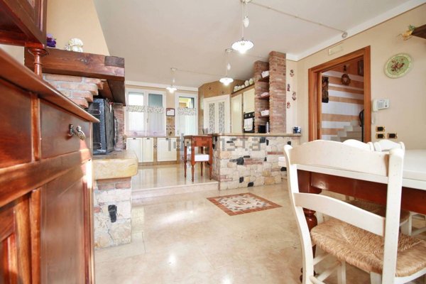 casa indipendente in vendita a Chiampo