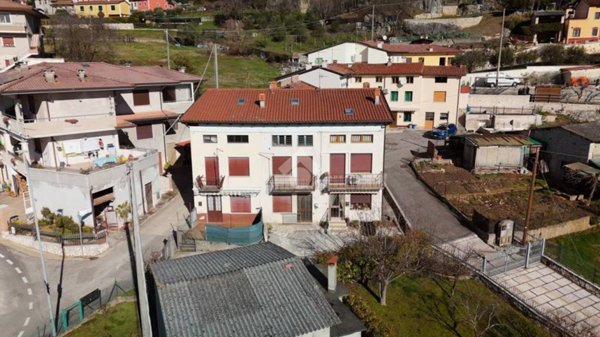casa indipendente in vendita a Chiampo