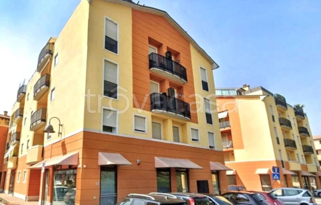 negozio in vendita a Chiampo