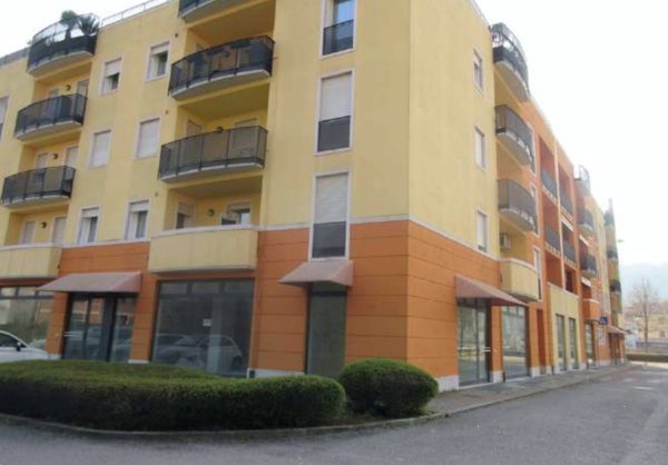 negozio in vendita a Chiampo