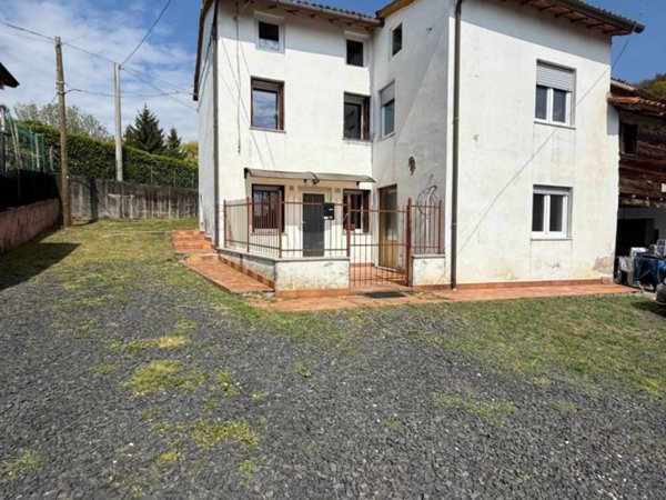 casa indipendente in vendita a Chiampo