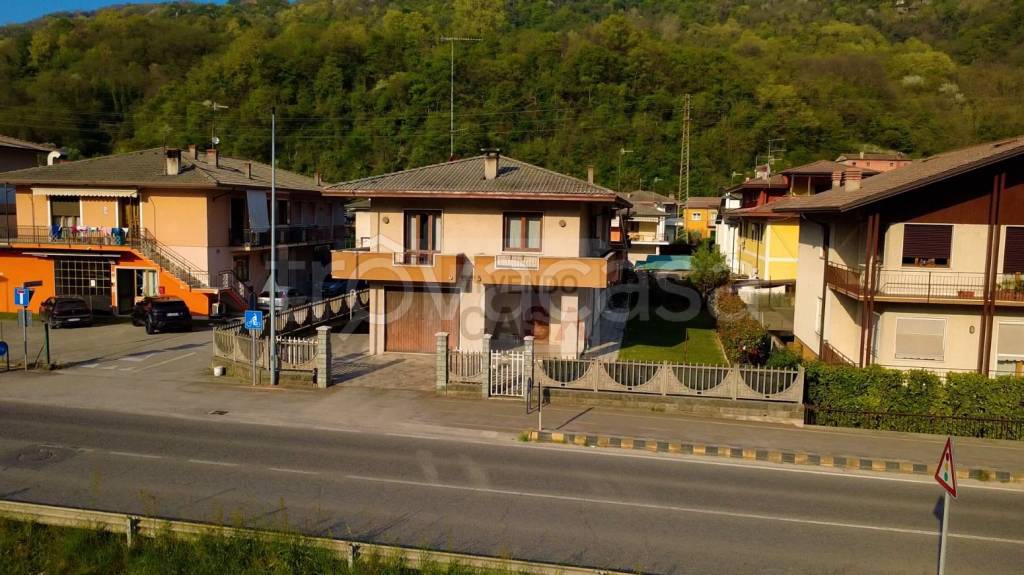 casa indipendente in vendita a Chiampo