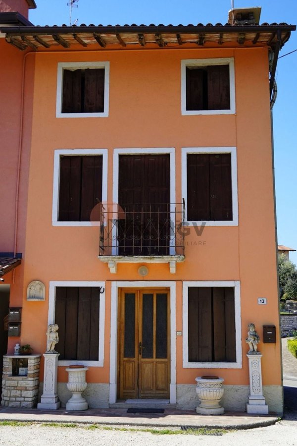 casa indipendente in vendita a Chiampo