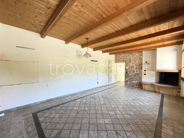 casa indipendente in vendita a Chiampo