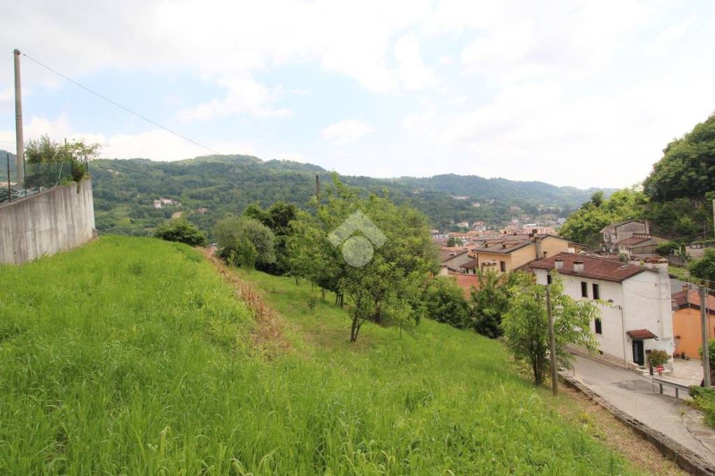 terreno edificabile in vendita a Chiampo