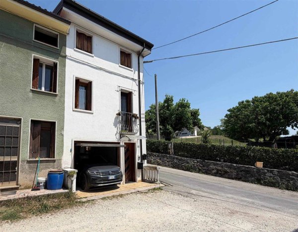 casa indipendente in vendita a Chiampo in zona Arso