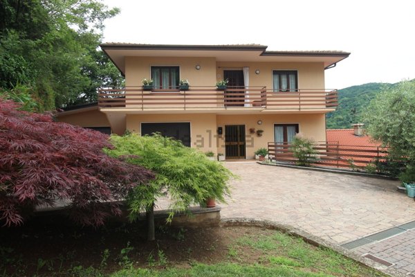 casa indipendente in vendita a Chiampo