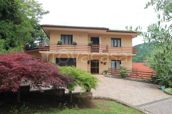 casa indipendente in vendita a Chiampo