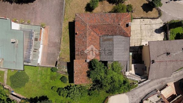 casa indipendente in vendita a Chiampo