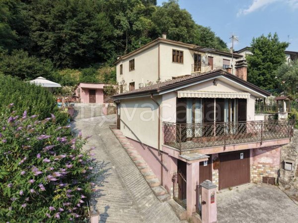 casa indipendente in vendita a Chiampo